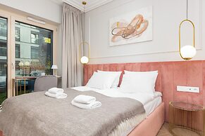 Mennica Amazonit by Renters Prestige