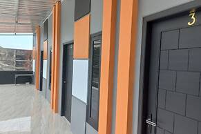 OYO 93900 Guest House Cinta Damai