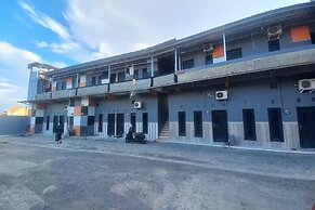 OYO 93900 Guest House Cinta Damai