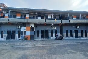 OYO 93900 Guest House Cinta Damai
