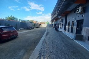 OYO 93900 Guest House Cinta Damai