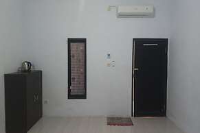 OYO 93900 Guest House Cinta Damai