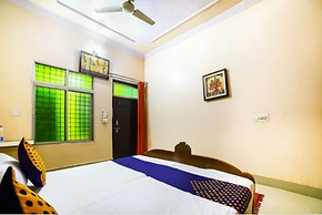 Goroomgo Radhika Kunj Palace Chhatarpur