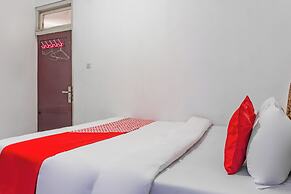 OYO 93902 Guest House Pahlawan Syariah