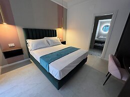 HOTIDAY Room Collection - Napoli Museo Suite