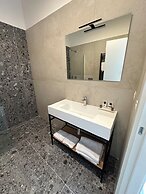 HOTIDAY Room Collection - Napoli Museo Suite