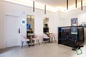 HOTIDAY Room Collection - Napoli Museo Suite
