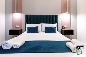 HOTIDAY Room Collection - Napoli Museo Suite