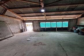 SPOT ON 93908 Angel Guest House