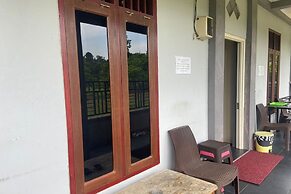 SPOT ON 93957 Henny Kost