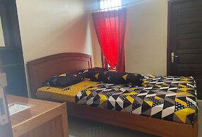 SPOT ON 93957 Henny Kost