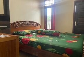 SPOT ON 93957 Henny Kost