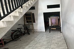 SPOT ON 93957 Henny Kost