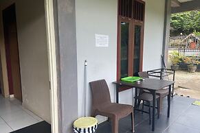 SPOT ON 93957 Henny Kost