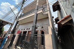 SPOT ON 93957 Henny Kost