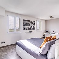 F Tale Country House