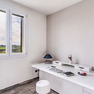 F Tale Country House