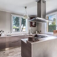F Tale Country House