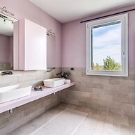 F Tale Country House