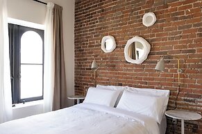 Maison Place Jacques-Cartier by Luxury In Transit