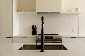 Maison Place Jacques-Cartier by Luxury In Transit