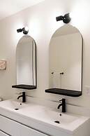 Maison Place Jacques-Cartier by Luxury In Transit