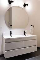 Maison Place Jacques-Cartier by Luxury In Transit