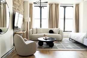 Maison Place Jacques-Cartier by Luxury In Transit