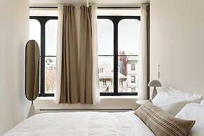 Maison Place Jacques-Cartier by Luxury In Transit