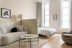 Maison Place Jacques-Cartier by Luxury In Transit