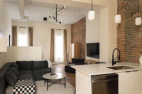 Maison Place Jacques-Cartier by Luxury In Transit