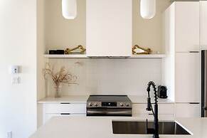 Maison Place Jacques-Cartier by Luxury In Transit