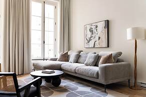 Maison Place Jacques-Cartier by Luxury In Transit