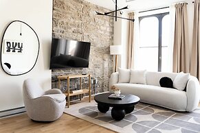 Maison Place Jacques-Cartier by Luxury In Transit