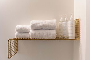 Maison Place Jacques-Cartier by Luxury In Transit