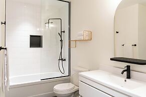 Maison Place Jacques-Cartier by Luxury In Transit