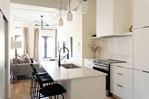 Maison Place Jacques-Cartier by Luxury In Transit