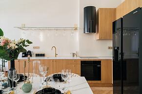 Old Town Oasis - LoftAffair