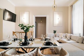 Old Town Oasis - LoftAffair