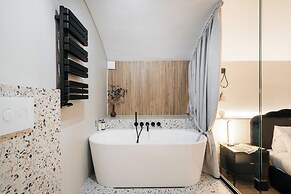 Old Town Oasis - LoftAffair