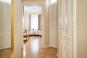 Old Town Oasis - LoftAffair