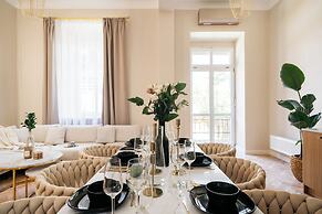 Old Town Oasis - LoftAffair