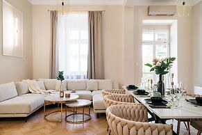 Old Town Oasis - LoftAffair