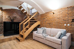 Old Town Oasis - LoftAffair