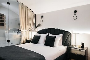 Old Town Oasis - LoftAffair