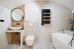 Old Town Oasis - LoftAffair