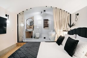 Old Town Oasis - LoftAffair