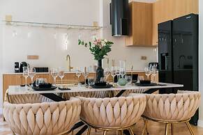 Old Town Oasis - LoftAffair