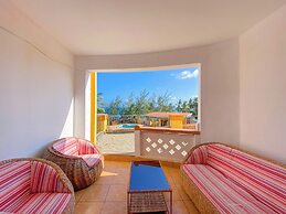 Sea Breeze Beachfront Apartments