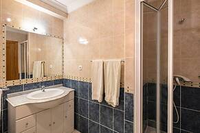 Lovely 2-bed Apartment in Sao Rafael